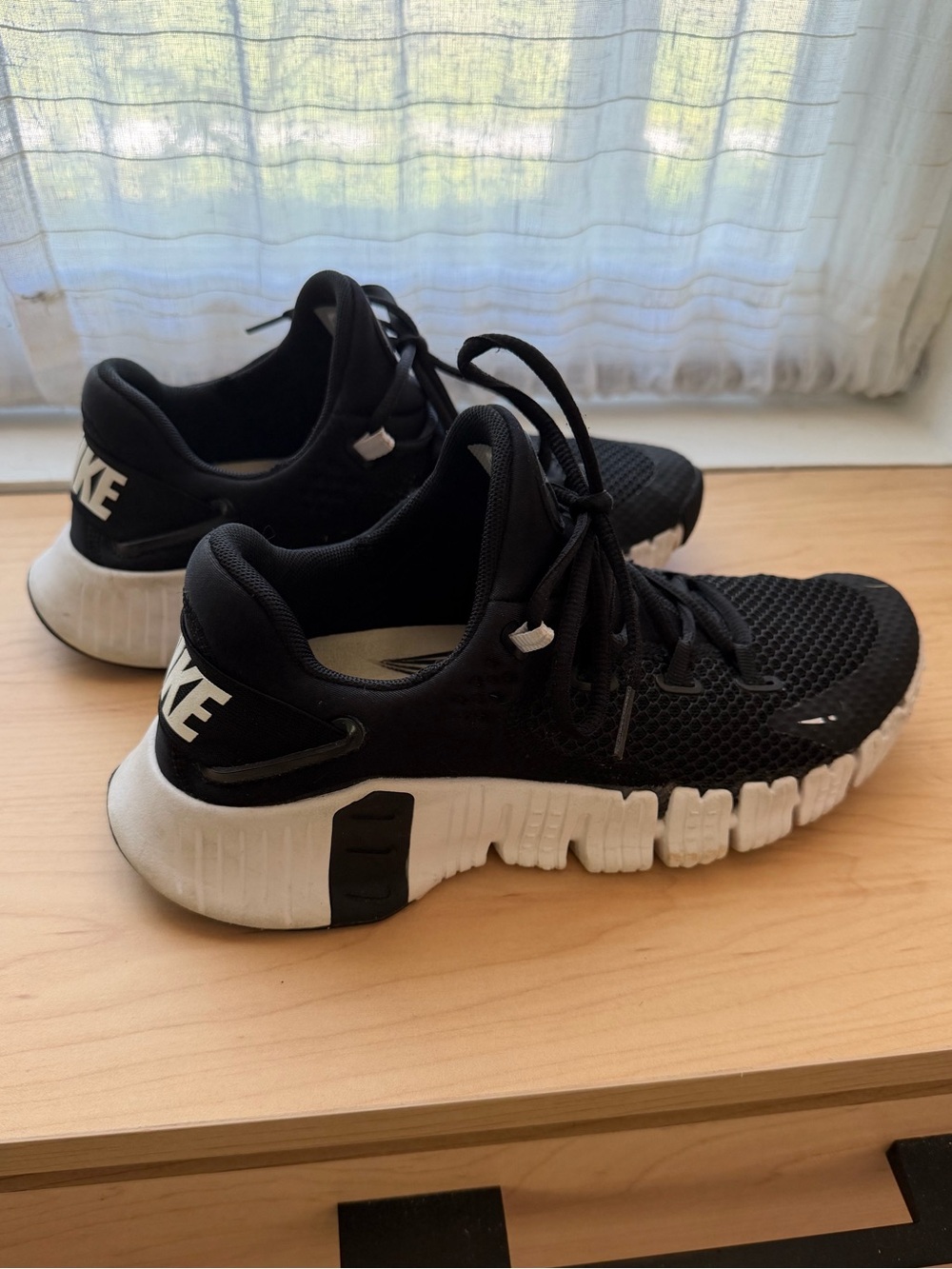 Nike Free Metcon 4 Black and White Sneakers